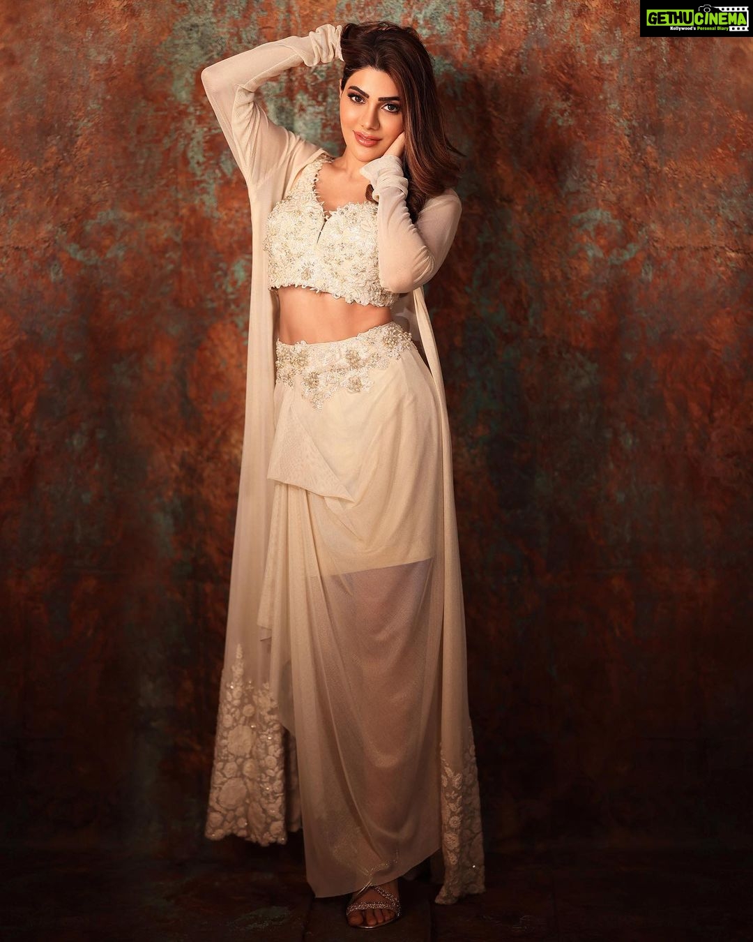 Nikki Tamboli Instagram - Fashion varies, but style sustains🌟 . . . . . . . . . . . . . . . Outfit: @azulibynikki Styled by: @shru_birla H&M: @dimplebrahmbhatt_ @sabahairstylist