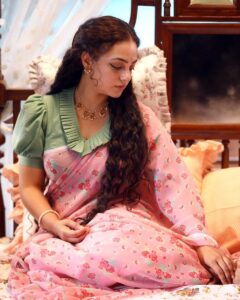 Nithya Menen Instagram - behind the scenes from #skylab 🤍 .. you can watch it on @sonylivindia 
@vishvakkhanderao @prithvipinnamaraju @poojitatadikonda @meghna_hairstylist @adityajavvadidop @bytefeatures @nithyamenencompany