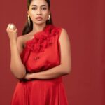 Nivetha Pethuraj Instagram - Stylist @dilesha_shafa Designer @divyajain_studio Jewellery @houseofqc Photographer @pranav.foto