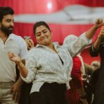 Nivin Pauly Instagram - Electrifying vibe at the Providence College, Kozhikode. Thank you 😊❤️ #SaturdayNight 🤘🏼😎🤩🎭