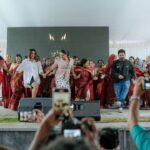 Nivin Pauly Instagram - കിറുക്കനും കൂട്ടുക്കാരും മലപ്പുറത്തെതിയപ്പോൾ! 🤘🏼🎭 Team #SaturdayNight had a great time with the children of Gems School. #RelivingChildhood #SchoolLife #SchoolDays Malappuram
