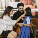 Nivin Pauly Instagram - കിറുക്കനും കൂട്ടുക്കാരും മലപ്പുറത്തെതിയപ്പോൾ! 🤘🏼🎭 Team #SaturdayNight had a great time with the children of Gems School. #RelivingChildhood #SchoolLife #SchoolDays Malappuram
