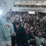 Nivin Pauly Instagram - What a dynamic crowd at the SN College, Kannur! We had a wonderful time. 🥳🎤 #SaturdayNight 🤘🏼😎🤩🎭