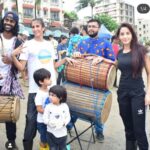 Nora Fatehi Instagram - #mahimbeachcleanup brought to you by @pragyadav and all these amazing people who came out to volunteer yesterday! Shotout to @mtownbreakers for the lovely rap and dance what a fun way to end the day 🏝🙏🏽😍🙌🏽