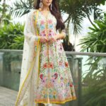 Nora Fatehi Instagram - Thanks @asalabusandeep @abujanisandeepkhosla for having me at your Wedding junction show curtain raiser for the launch of @asalabusandeep yesterday! And thank you for dressing me in this beautiful outfit of yours 😍❤️🙏🏽 @stylebyami @theweddingjunction_show @zoya.makeupandhair @sabooatajsk