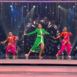 Nora Fatehi Instagram – Love joining my juniors on stage! This time i tried Lavni 😍 How amazing is @geetbaggaa and @karsonali #Dancewithnora tune in for the next junior that will be featured on #dancewithnora 🤩💃🏽
#dancedeewanejuniors @colorstv 
P.s love the commentary @marzipestonji 😉