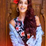 Nora Fatehi Instagram - 🌸🌸🌸 Photo: @mohamedsaadstudio Styling: @marcepedrozo