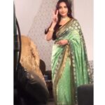 Nora Fatehi Instagram - I live for @marcepedrozo random commentary ! Cracks me up everytime i watch this 🤣🤣 🤣 p.s I draped my SARI myself!!!!! Not bad right? I thought the world should know 😇😍