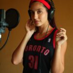 Nora Fatehi Instagram – Back in the studio 😎 Cooking up something hot for you guys 🔥 stay tuned… also im repping my toronto raptors jersey showing love to the Raptors!They killing it this season🏀🇨🇦#wethenorth #toronto #shoutout #hometown