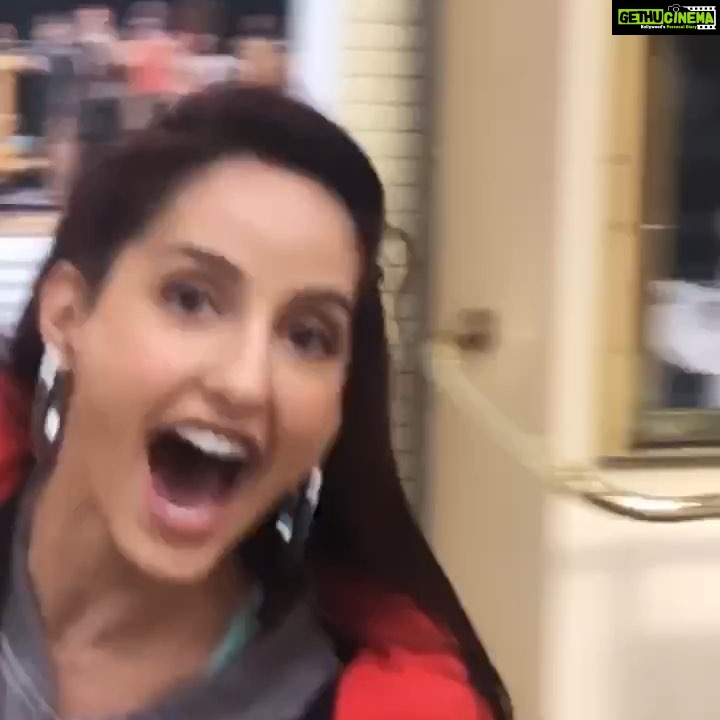 Nora Fatehi Instagram - Me running with EXCITEMENT im about to hit 4 MILLION on insta!!! thank you guys for the support and love 💖❤️ Cheers to more funny crazy videos, dance Nora Fatehi Instagram - Me running with EXCITEMENT im about to hit 4 MILLION on insta!!! thank you guys for the support and love 💖❤️ Cheers to more funny crazy videos, dance