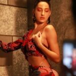 Nora Fatehi Instagram - This was so much fun @hellomagindia bts 😉 😎 @marcepedrozo @anups_ Styling @sonampoladia Creative direction @avantikkak @officialswapnilshinde 🎵 @massari