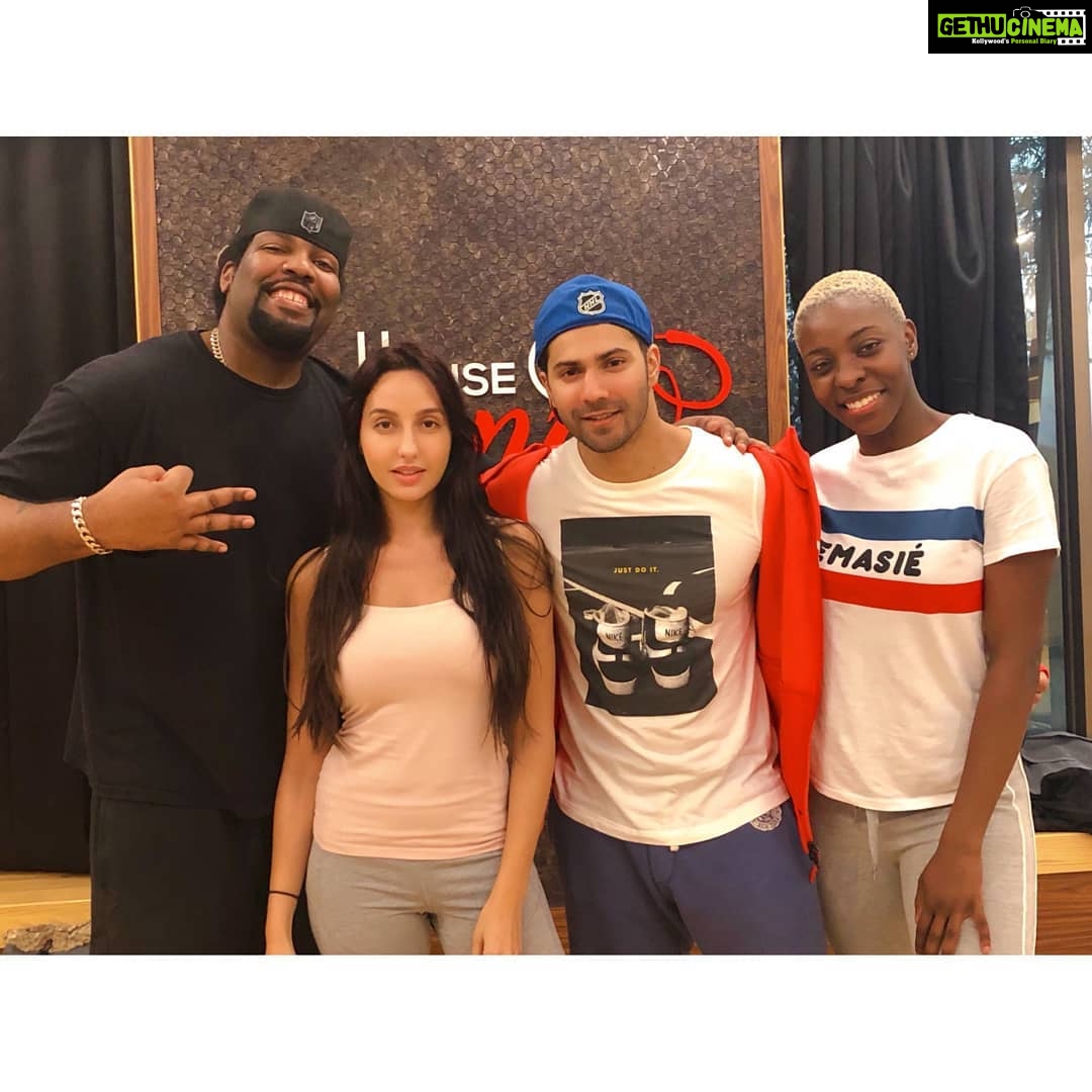 Nora Fatehi Instagram - Squad goals #3iscoming @varundvn @tashan_unityuk @ms_taniatorao