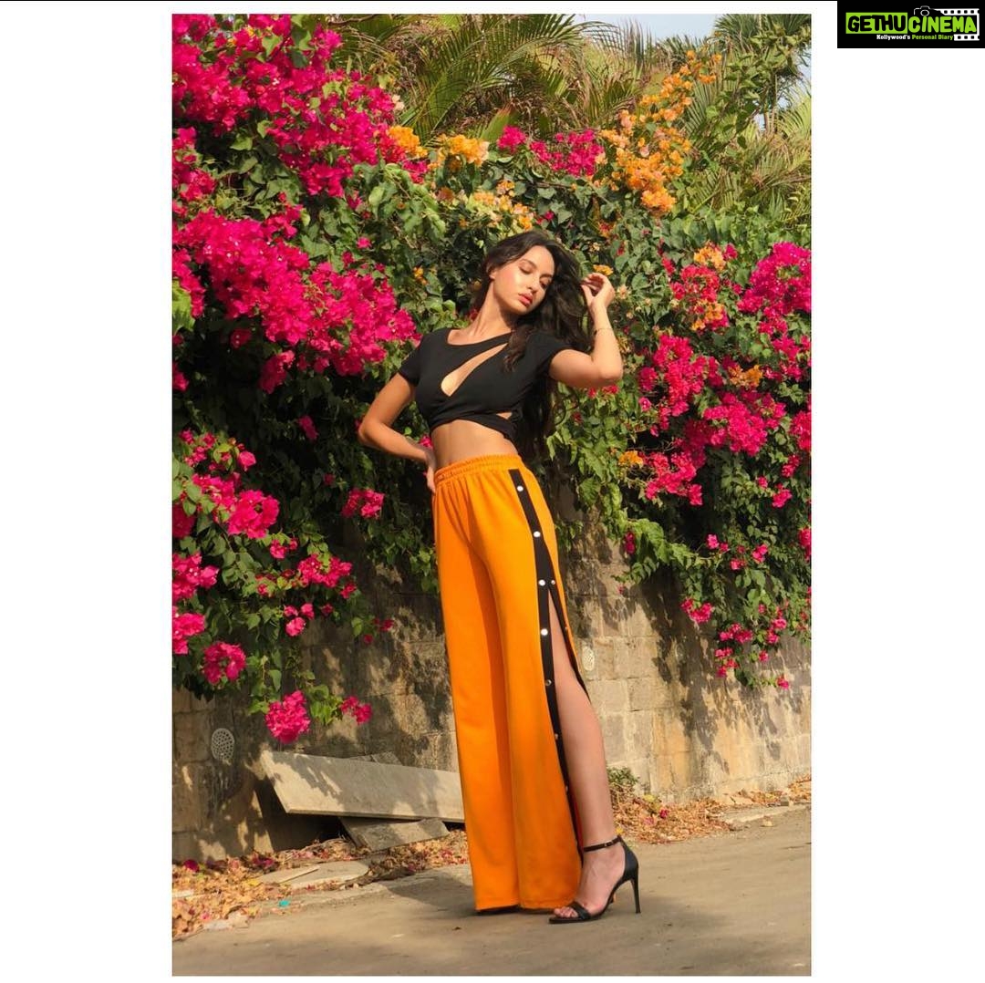 Nora Fatehi Instagram - “ My skin is gleamin' The way it shine I know you've seen it “