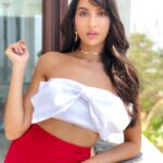 Nora Fatehi Instagram – Sí, sabes que ya llevo un rato mirándote
Tengo que bailar contigo hoy 😉🔥
—————————————————
Hair and makeup @zoya.makeupandhair 
Styled @megstier
@srstore09 
@shazeindia 
@mtvindia 
#norafatehi #new #india #morocco #mumbai #mtv #entertainment #fashion #style #mood #vibe #lit #love #hairgoals #makeup #glow