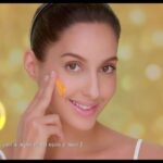 Nora Fatehi Instagram – Chilllll 😎😅 15 min Lagenge 😎😛⏰
My new tv ad commercial for @everyuthnaturals 📺 
Shot by the amazing #rensildsilva ☺️🤗 🎥 @I_m_skorpionking loved working with you guys ————————————
#work #new #india #norafatehi #tv #ad #commercial #brand #face #beauty #hair #hairgoals #natural #love #fun #music #dance #kalachashma #mood #fashion #sporty #indianfashion #weddings #bollywood