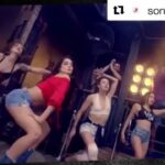 Nora Fatehi Instagram – Yasss get a lil sassy girls! It’s work it Wednesday! Aaayyyyyy 😎🔥🍑🍑
“Naah” is killing it still! Love this song ❤️ check it out on YouTube 
Singer @officialharrdysandhu 
@sonymusicindia 
Hair makeup @marcepedrozo 
#norafatehi #naahwithnora #naah #superhit #music #musicvideo #indja #morocco #love #toronto #sassy #attitude #mood #lit #fashion #dance