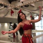Nora Fatehi Instagram - Full video link in Bio ☝🏽Happy New Years guys ! This is for you! Your endless love and support this year is much appreciated!!! Here’s An Arabic fusion belly dance to swag se swagat! Let’s focus more on love and acceptance this year ! Spread the love guys and swag se karenge new year ka Swagat!!!!! #norafatehi #dance #newyear #fusion #bellydance #bollywood #tigerzindahai #swagseswagat #new #youtube #video #music #love #thick #life #red #arabic #style #2018 #practice #studio #training Shot by @baam_admi Music @vishaldadlani1 @nehabhasin4u Location True Shades studio