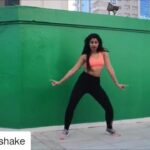 Nora Fatehi Instagram - Special mention to this great dancer 💃🏼 love it👏🏽👌 @nidhikumardance #naahwithnora #norafatehi #dance #talent #love #people #dancecovers #dubai #abudhabi #fun #style #india #bollywood #mumbai