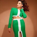Nora Fatehi Instagram - 💚💚 Outfit by : @davidkomalondon Rings by : @kushalsfashionjewellery Styled by : @manekaharisinghani Makeup by : @reshmaamerchant Hair by : @amitthakur_hair Shot by : @priyankknandwana @colorstv #dancedeewanejuniors