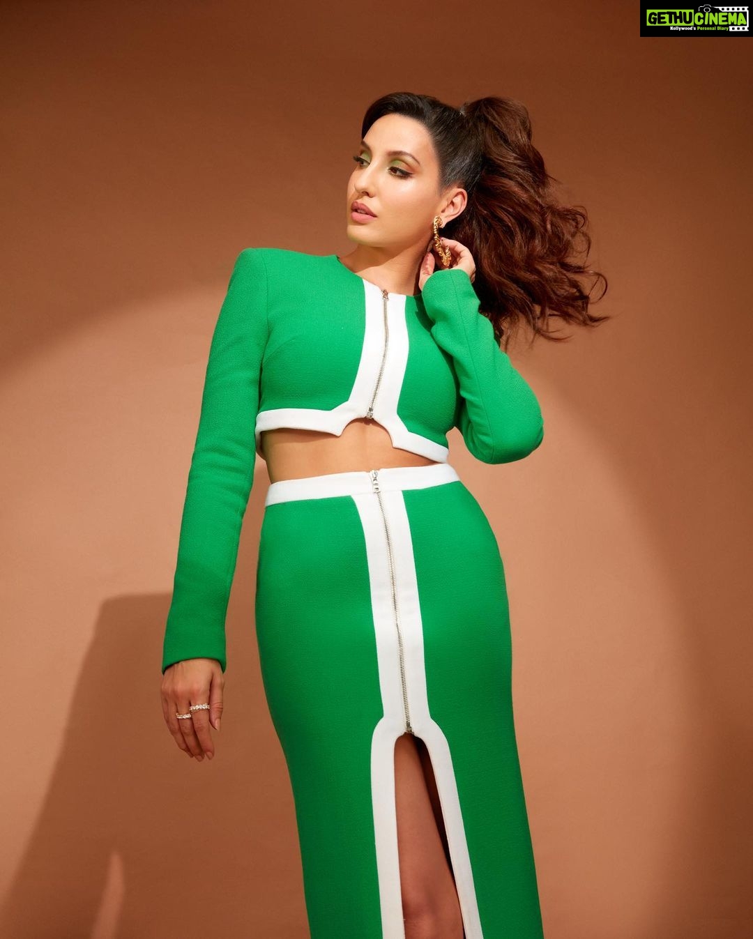 Nora Fatehi Instagram - 💚💚 Outfit by : @davidkomalondon Rings by : @kushalsfashionjewellery Styled by : @manekaharisinghani Makeup by : @reshmaamerchant Hair by : @amitthakur_hair Shot by : @priyankknandwana @colorstv #dancedeewanejuniors