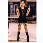 Nora Fatehi Instagram – So here’s my Lara Croft Costume with my fake guns 🤣😎 I just thought Lara croft doesn’t need guns she be slaying em anyway 😎😎🔥🎃🎃🎃 Thanks @eisha_megan_acton for the braids 👌🏽
Thanks @meiraomar for the idea 🙌🏽
#halloween2017 #norafatehi #laracroft #costume #fun #india #mumbai #new