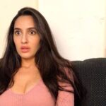 Nora Fatehi Instagram - This is why I could never do movie nights with mom🤣🤣 Growing up be like.....🤦‍♀️🙈 Who can relate? Shot by @meiraomar Pink Outfit from @fashionnova 👗 Yes I Edit all my videos myself 😎🙂😇 #norafatehi #justcomedy #funny #growingup #brownparents #arabmoms #girls #me #mood #jokes #vines #comedy #new #movienights #family #strict #awkward #kiss #hollywood #life #morocco #india #toronto #instagood #arab #arabmomsbelike #norafatehivines #love #bollywood #smile