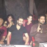 Nora Fatehi Instagram - Swipe left➡➡➡➡➡➡ Check out behind the scenes of #popthebottle with @PulkitSamrat @remodsouza @badboyshah @AkasaSing @VishalDadlani1