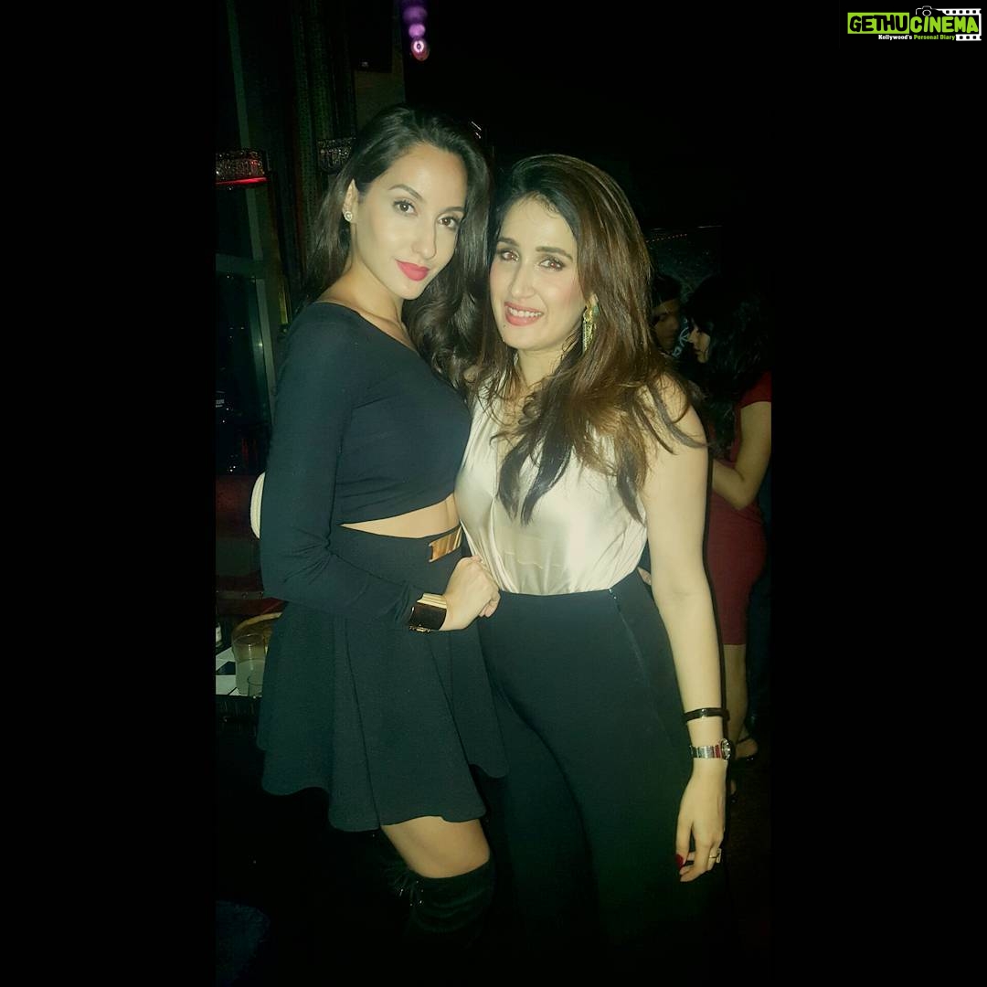 Nora Fatehi Instagram - Posting this one really late love sorryyy..but Happy birthday..belated now 🙈 thanks for having us at your party is was soo much fun Enjoy a beautiful year of good health work and happiness 😘😘😘💃💃@sagarikaghatge #norafatehi #birthdaygirl #sagarikaghatge #india #bollywood #goodpeople #fun #mumbai #town #party #love #friends