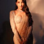 Nora Fatehi Instagram - Ha Mujhe pyar hai tumse Ha…💎🧿❤️‍🔥 Saree @falgunishanepeacockindia necklace @popley.eternal rings @anmoljewellers Clutch @judithleiberindia @aasthasharma @reshmaamerchant @marcepedrozo @anups_