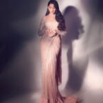 Nora Fatehi Instagram - @falgunishanepeacockindia @aasthasharma @marcepedrozo @reshmaamerchant @tejasnerurkarr Necklace @popley.eternal Rings @anmoljewellers Clutch @judithleiberindia