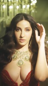 Nora Fatehi Instagram - Look around everybody on mute..❤️‍🔥 👑 🧿