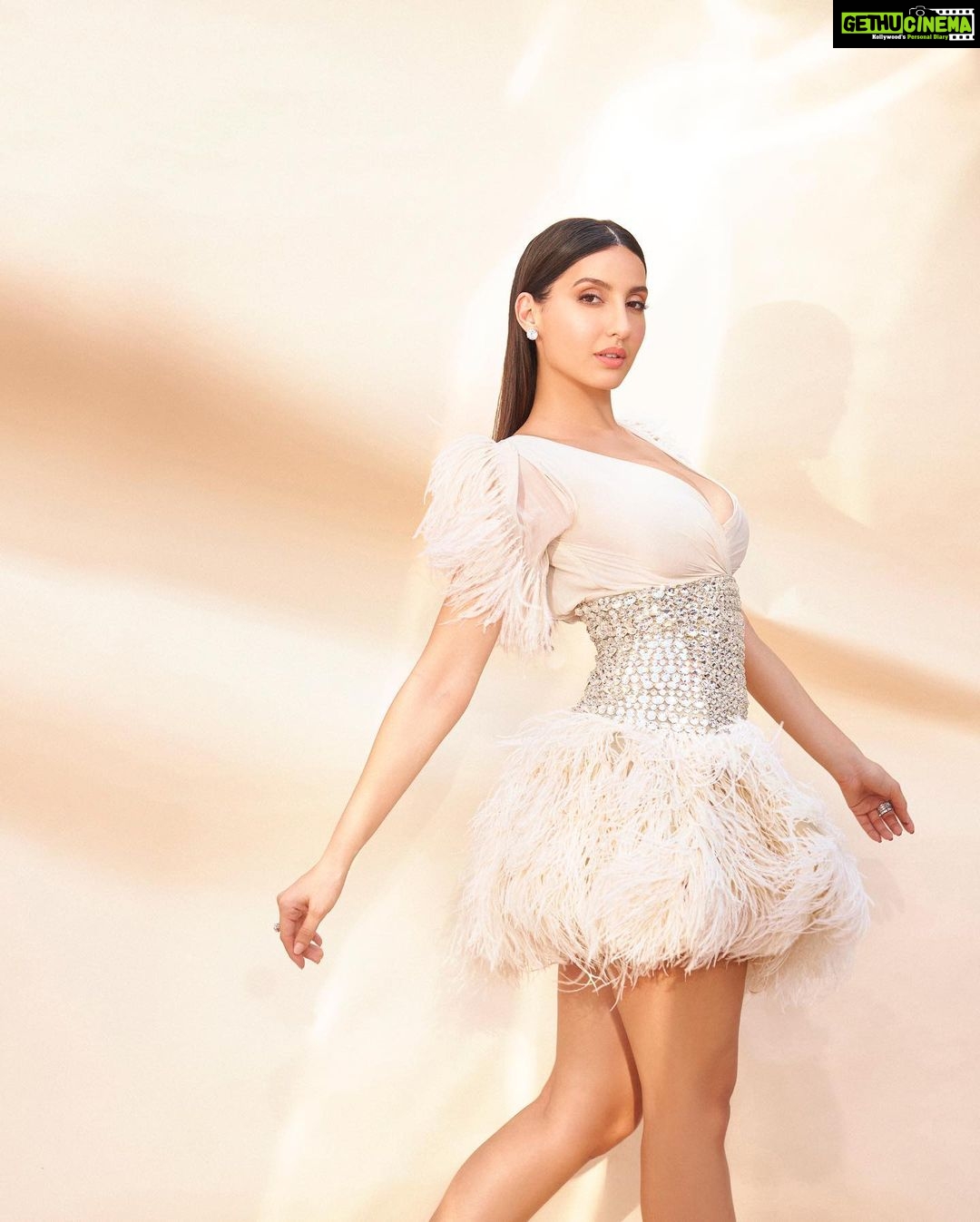 Nora Fatehi Instagram - You see me shining, you pissed I think my haters just really be wanting a kiss [mwah They know I'd body you, sis… 🧿 Outfit by : @georgeshobeika x @elilhaam Earrings by : @karishma.joolry Rings by : @mozaati Styled by : @manekaharisinghani Makeup by : @reshmaamerchant Hair by : @marcepedrozo Shot by : @tejasnerurkarr @colorstv #dancedeewanejuniors #dancewithnora