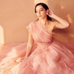 Nora Fatehi Instagram - Exceptional.. You know anything less is unacceptable.. 🌸