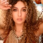 Nora Fatehi Instagram - Baby come closer…🤎 @marianna_mukuchyan @tejasnerurkarr @manekaharisinghani