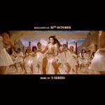 Nora Fatehi Instagram - Song is out now! Link is in bio ❤️‍🔥 #Manike out now Hair and makeup @marianna_mukuchyan Outfits @abujanisandeepkhosla Shoes @louboutinworld Styling @manekaharisinghani #ThankGod In cinemas on 25th October. @ajaydevgn @sidmalhotra @rakulpreet @indrakumarofficial #BhushanKumar #KrishanKumar @tanishk_bagchi @yohanimusic @jubin_nautiyal @surya.ragunaathan @ganeshhhegde @chamath_sangeeth @therashmivirag @dulan_arx @mellowmellow #AshokThakeria @sunirkheterpal @deepakmukut @anandpandit #MarkandAdhikari @shivchanana #YashShah @tseries.official @tseriesfilms #MarutiInternational @aakashkaushik25 @maddy.sharma135 @sohamrockstrent @anandpanditmotionpictures @aafilms.official