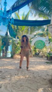 Nora Fatehi Instagram - Lets go! The dance challenge is officially on! The best videos will be posted on my main feed! Show me your moves 😉 🔥💃🏽Tag me and #Dancewithnora #Dancemerirani 
P.s ive already started seeing some OUTSTANDING videos ❤️