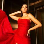 Nora Fatehi Instagram - 🌶🌶 Gown: @tarikedizofficial @spacemuffin27 Jewellery: @jet_gems @marianna_mukuchyan @Apoorvmauryaphotography