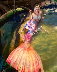 Nora Fatehi Instagram - they said “As long as you live under my ocean, you'll obey my rules” so i left… 🧜🏼‍♀️🧜🏼‍♀️🧜🏼‍♀️

@tejasnerurkarr 
@manekaharisinghani 
@marianna_mukuchyan
Top @chiselbymr
Special thanks @sonalc23 
#dancemerirani
#tseries @tseries.official  #BhushanKumar @gururandhawa
@boscomartis @zarakhan @tanishk_bagchi @therashmivirag.