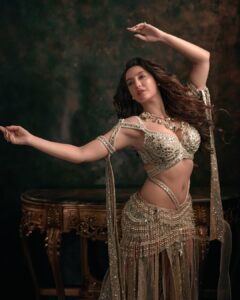 Nora Fatehi Instagram - ❤️‍🔥❤️‍🔥

Outfit @abujanisandeepkhosla 
HMU @namratasoni 
Styling @manekaharisinghani 
Photographer @tejasnerurkarr