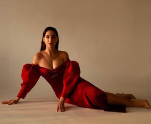 Nora Fatehi Instagram - I wanna kiss you
But if I do then I might miss you, babe..
Dans le LoveGame 🍒🍒🧿 

@aprilalexshop
@sashajairam 
@chandiniw 
@marcepedrozo 
@savleenmanchanda 
@stacey.cardoz

@rafthelabel