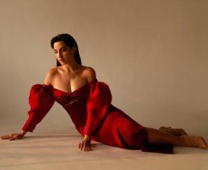 Nora Fatehi Instagram - I wanna kiss you
But if I do then I might miss you, babe..
Dans le LoveGame 🍒🍒🧿 

@aprilalexshop
@sashajairam 
@chandiniw 
@marcepedrozo 
@savleenmanchanda 
@stacey.cardoz

@rafthelabel