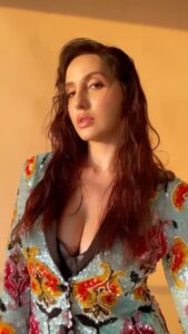 Nora Fatehi Instagram - Stop, Format it ... 

The look:
@naeemkhannyc 
@louboutinworld 
@chanelofficial 
Styling:
@manekaharisinghani
@gypsy.girl.world 
HMU:
@reshmaamerchant 
@the.mad.hair.scientist