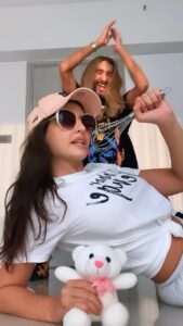 Nora Fatehi Instagram - Available for bookings now 🎤🤣🤣 to hype up the Lockdown... happy sunday.. 😂🤪
@marcepedrozo 
Shirt from @fatehimerch