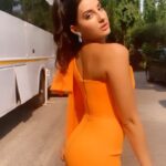 Nora Fatehi Instagram - Me BEFORE and AFTER my crush watches my Filmfare performance 😜😌🧡 #filmfareonreels @filmfare Filmfare Team: @rahulgangs_ @jiteshpillaai @anewradha @raghuvendras Publicist: @sanchitatrivedi @idhyahmedia Styling @shaleenanathani HMU @reshmaamerchant
