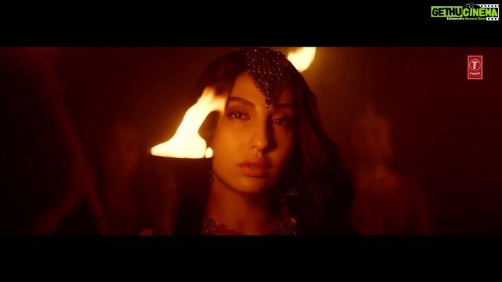 Nora Fatehi Instagram - This Valentine season beware in love! Serving revenge on 4th February with #ChhorDenge. Stay tuned! #tseries @tseries.official #BhushanKumar @ehanbhat @sachetparamparaofficial @sachettandonofficial @paramparatandonofficial @yogesh17_ @arvindrkhaira @rajitdev @souravkeys @manekaharisinghani @marcepedrozo @adelepereira27