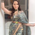 Nora Fatehi Instagram – Wow Noriana in a sari? 🤣🤔😅😍 @marcepedrozo