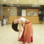 Nora Fatehi Instagram – To celebrate 1 year of O saki saki heres a rehearsal video of me attempting the hook step for the first time!🧿🥳🔥i cant believe it 1 year already!!! 🤩🤩😍😍 check out my stories to see my lovely fans celebrating!
P.s i had to practice more to clean my kick after this video 🙈
#oneyearofsakisaki