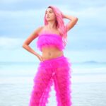 Nora Fatehi Instagram - 30 Million + #pepeta 😍🔥🙌🏽 @abderrafia_elabdioui @rayvanny @rajitdev @marcepedrozo @anups_ @amine_el_hannaoui @bassimbendell @snehaworld @advait_vaidya