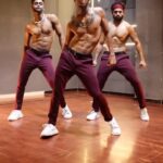 Nora Fatehi Instagram – OH SHIT 🫠 🤤 this challenge is on another level now Lawd have mercyyyy 🔥 🔥 🔥🔥 #dancewithnora #dirtylittlesecret 

@Hotindianscrew_official
 @vijayb24
@thapa07_hotindians 
@justin_dcruz_