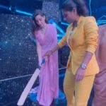 Nora Fatehi Instagram – Thanks @mithaliraj for teaching me how to bat 🏏 
Watch out Indias Cricket Team here I come, uve got a new team player😄😜